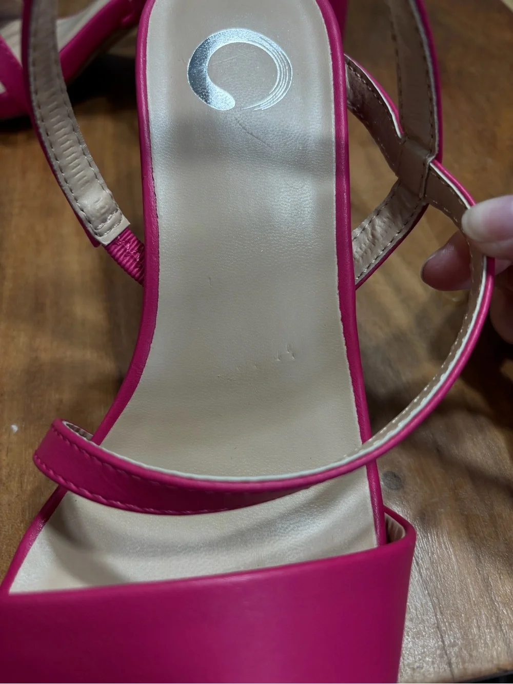 Journee Collection Barbiecore Lirryc Magenta‎ Block Heel Sandals